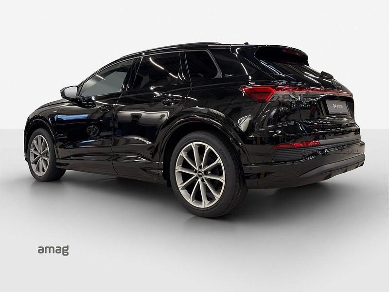 Neu Audi Q4 e-tron Ambiente 210 kW (286 PS) 2025 Mythosschwarz metallic SUV