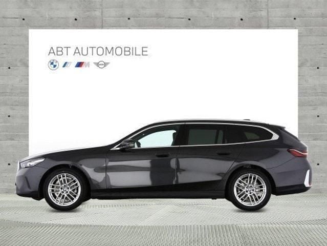 Neu BMW 520 208 PS (152 kW) 2025 Grau Kombi