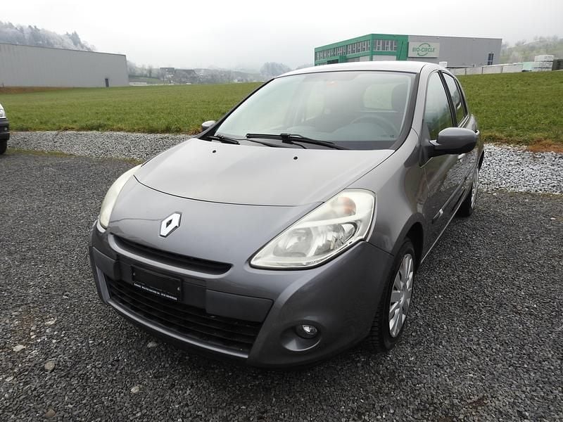 Gebraucht Renault Clio II Expression 75 PS (55 kW) 2010