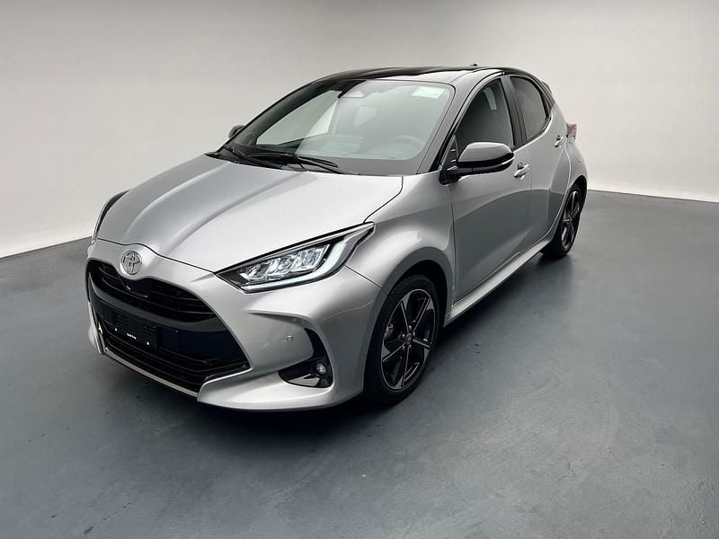 Silber Neu 2025 Toyota Yaris Hybrid Premium Limousine | CHF 31’660 (Fairer Preis) - Bild 1/4