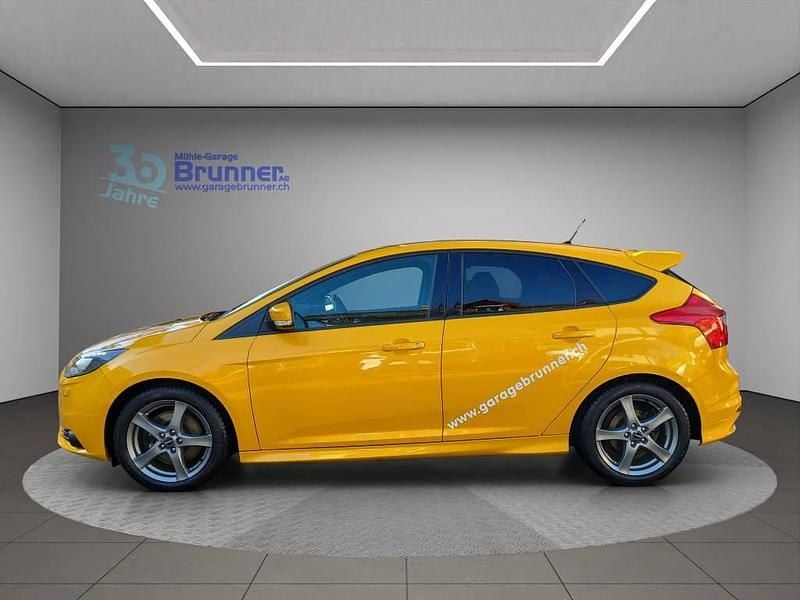 Gebraucht Ford Focus ST 250 PS (183 kW) 2014 Gelb Limousine