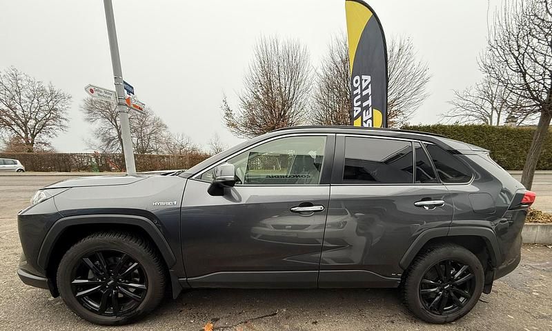 Gebraucht Toyota RAV4 Hybrid Premium 222 PS (163 kW) 2022 SUV