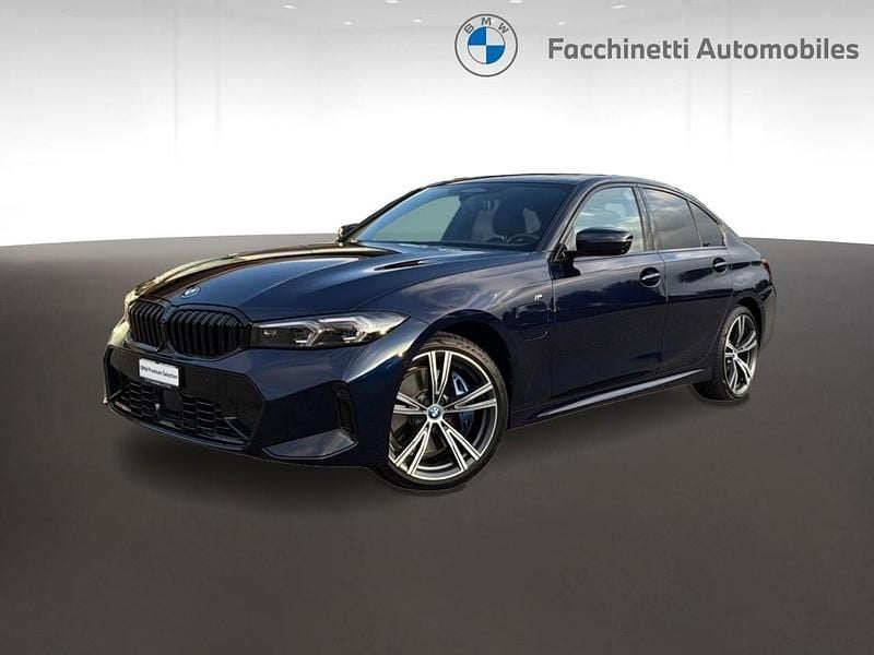 Gebraucht BMW 330e M Sport 292 PS (214 kW) 2025 Blau Limousine