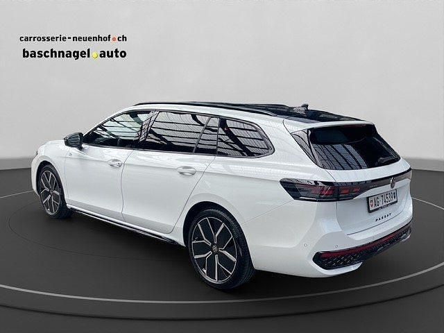 Gebraucht VW Passat R-line 265 PS (194 kW) 2025 Kombi