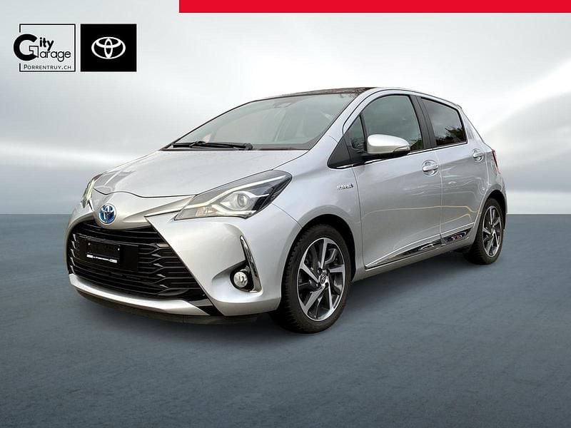 Grau Gebraucht 2018 Toyota Yaris Hybrid Premium Limousine | CHF 13’999 (Guter Preis) - Bild 1/4