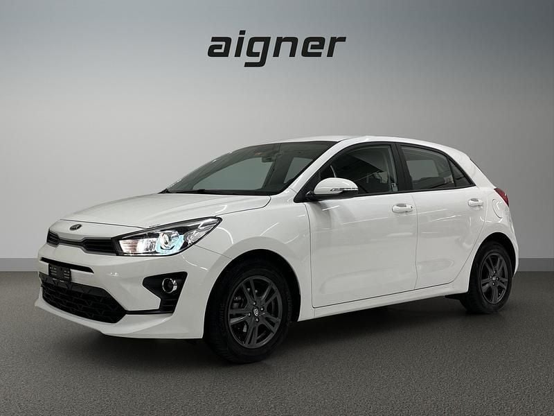 Weiss Gebraucht 2021 Kia Rio Start Limousine | CHF 13’300 (Teuer) - Bild 1/4