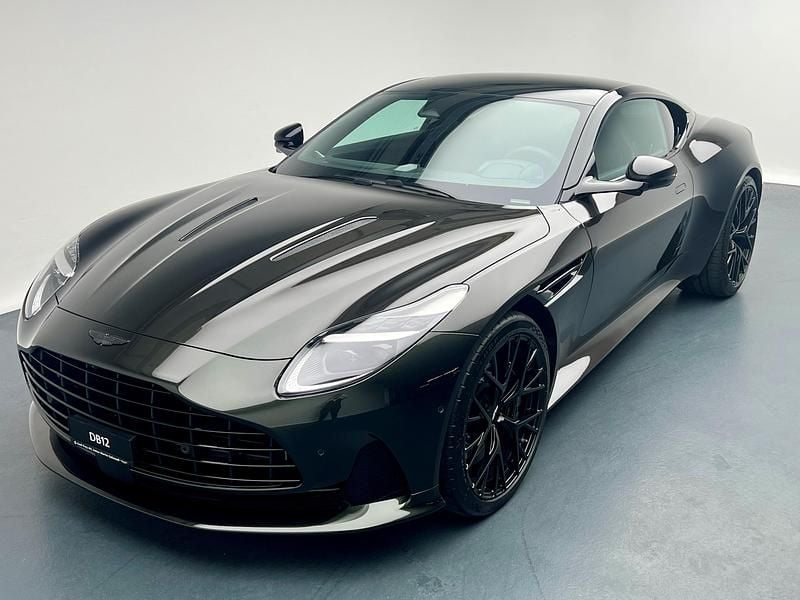 Grün Neu 2025 Aston Martin DB12 Coupé | CHF 259’900 (Teuer) - Bild 1/4