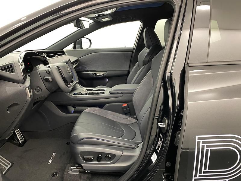 Neu Lexus RZ 550e Sport Line 300 kW (408 PS) 2026 Schwarz SUV