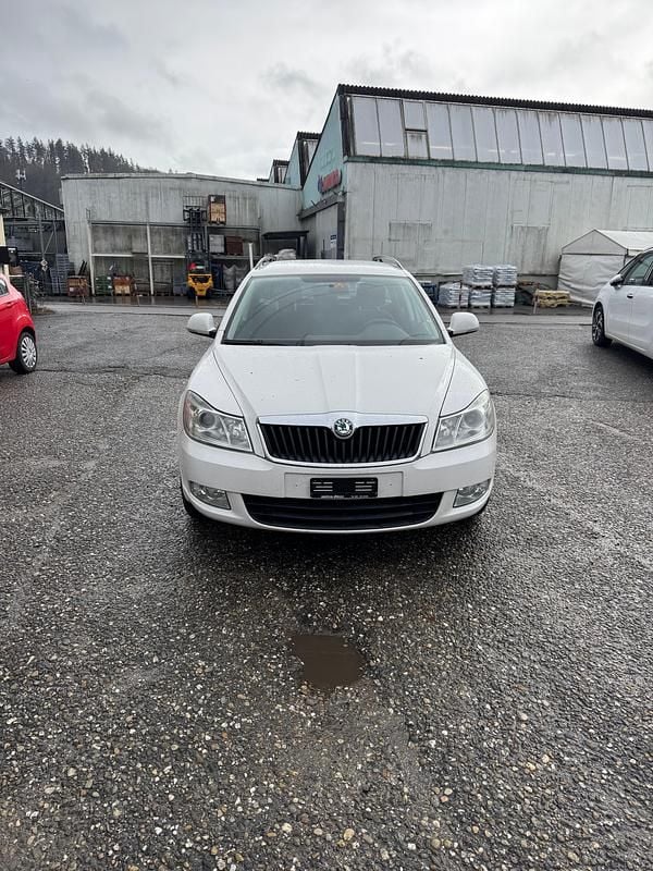 Gebraucht Skoda Octavia 105 PS (77 kW) 2012 Kombi