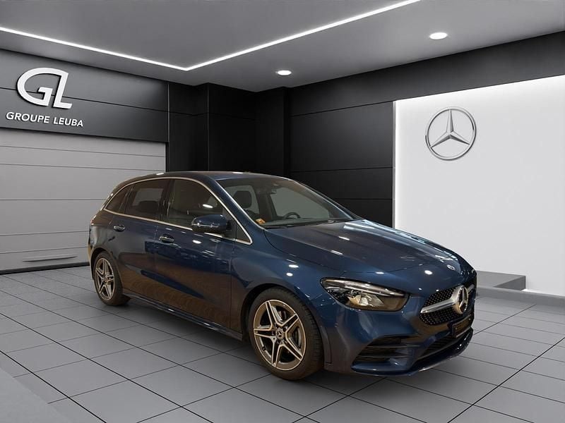 Blau Gebraucht 2022 Mercedes B200 AMG line Van / Kleinbus | CHF 29’900 (Fairer Preis) - Bild 1/4