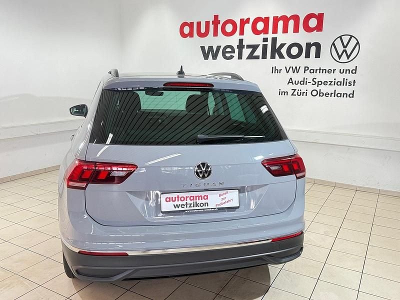 Gebraucht VW Tiguan 130 PS (95 kW) 2021 Grau SUV