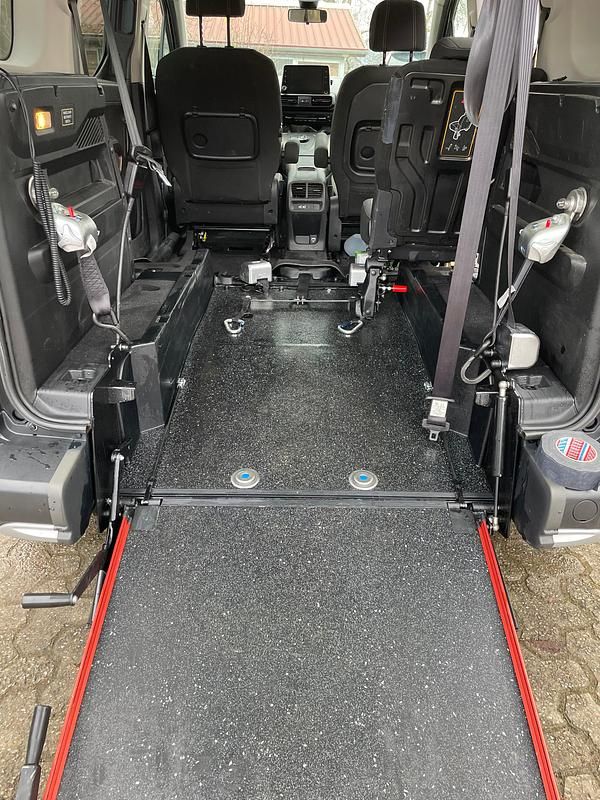 Gebraucht Peugeot Rifter 131 PS (96 kW) 2023 Van / Kleinbus