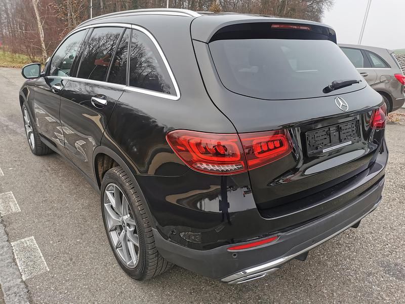Gebraucht Mercedes GLC300e AMG line 319 PS (234 kW) 2022