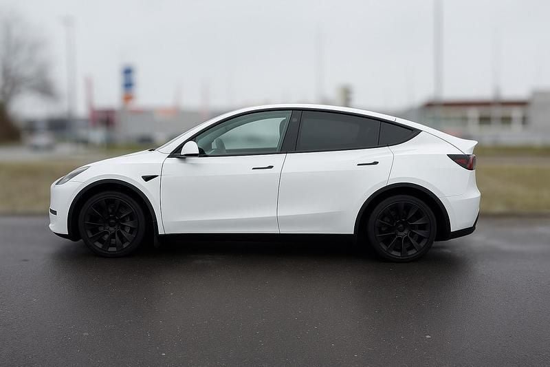 Gebraucht 2022 Tesla Model Y SUV | CHF 36’499 (Etwas zu teuer) - Bild 1/4