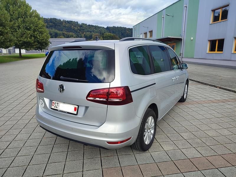 Gebraucht VW Sharan Comfortline 150 PS (110 kW) 2020 Van / Kleinbus