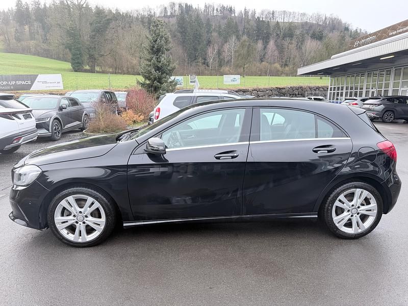 Gebraucht Mercedes A180 Night 122 PS (89 kW) 2017 Limousine