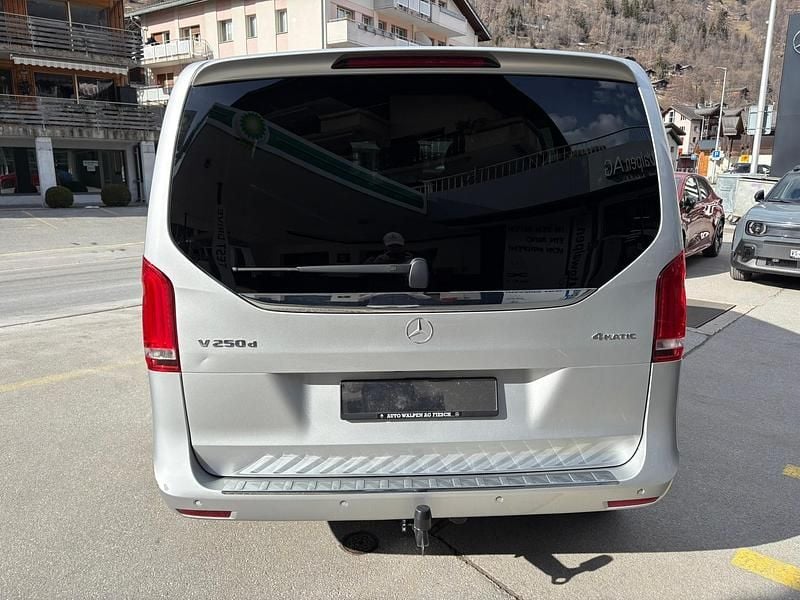 Gebraucht Mercedes V250 190 PS (139 kW) 2020 Grau Van / Kleinbus