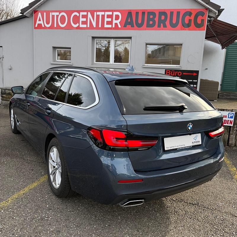 Gebraucht BMW 520 Sport Line 190 PS (139 kW) 2023 Kombi