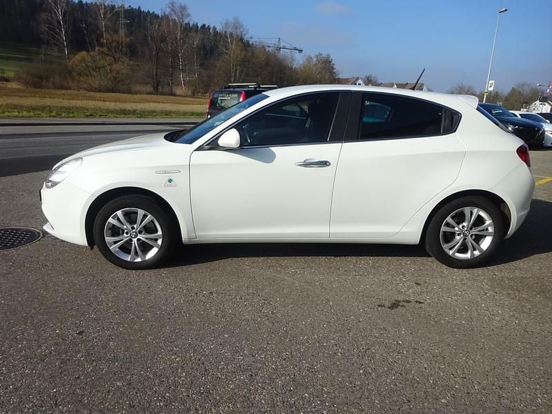 Gebraucht Alfa Romeo Giulietta Distinctive 150 PS (110 kW) 2015 Kleinwagen