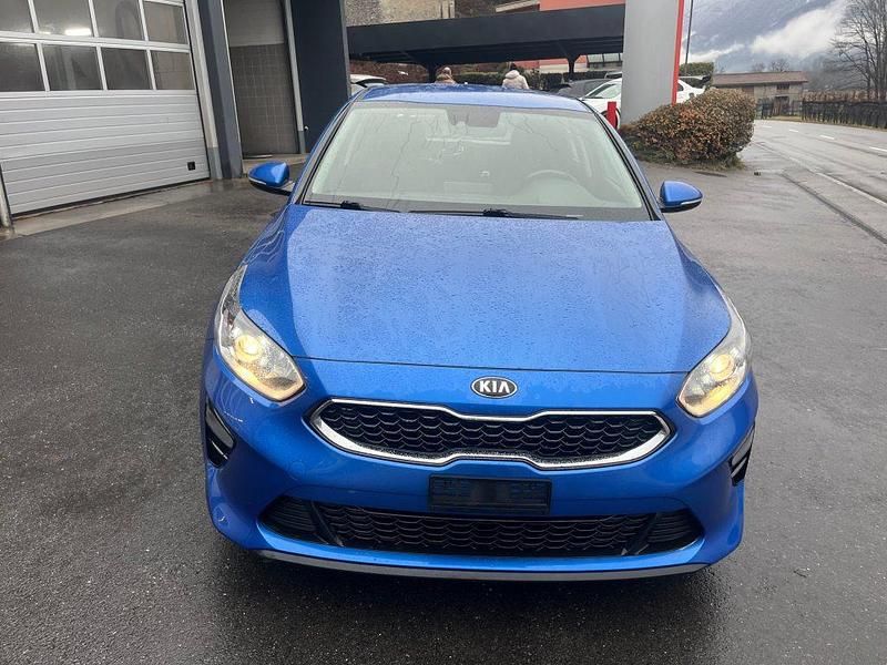 Gebraucht Kia Ceed 140 PS (102 kW) 2019 Kleinwagen