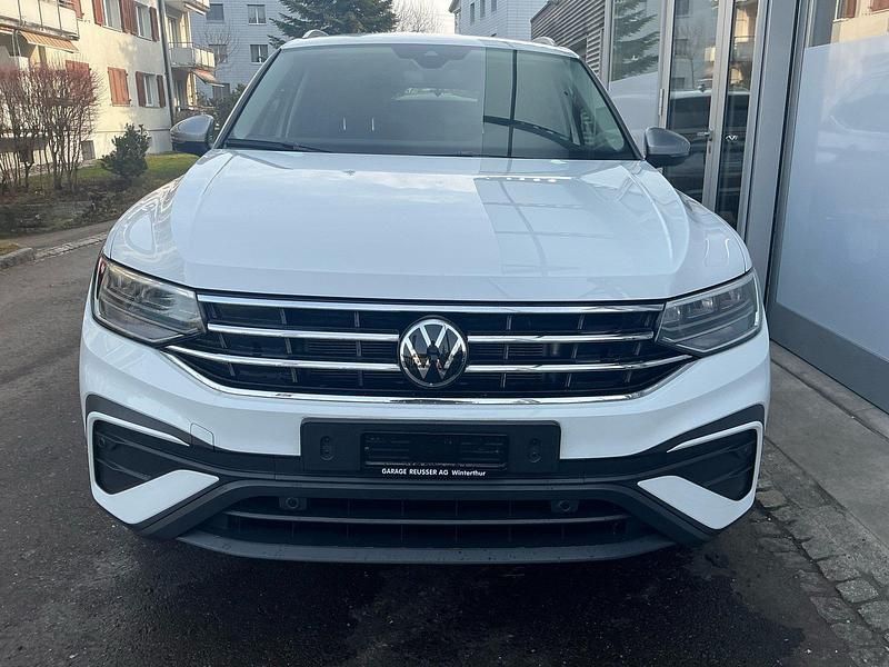 Gebraucht VW Tiguan Allspace 150 PS (110 kW) 2024 Weiss SUV