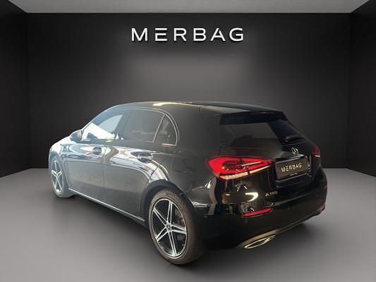 Gebraucht Mercedes A180 AMG line 136 PS (100 kW) 2022 Schwarz Limousine
