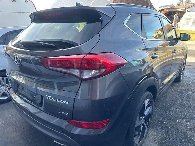 Gebraucht Hyundai Tucson Edition 185 PS (136 kW) 2015 Braun SUV