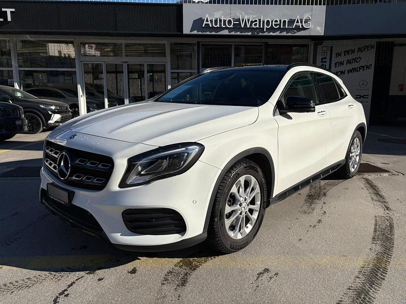 Gebraucht Mercedes GLA220 AMG line 184 PS (135 kW) 2019 Weiss SUV