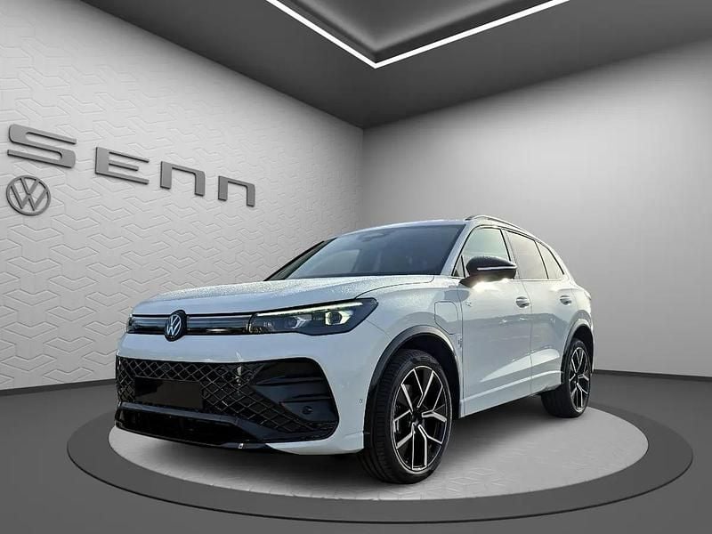 Weiss Neu 2025 VW Tiguan R-line SUV | CHF 49’050 (Superpreis) - Bild 1/4