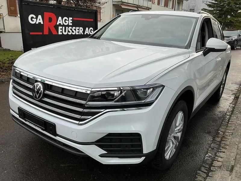 Weiss Gebraucht 2025 VW Touareg SUV | CHF 55’650 (Superpreis) - Bild 1/4