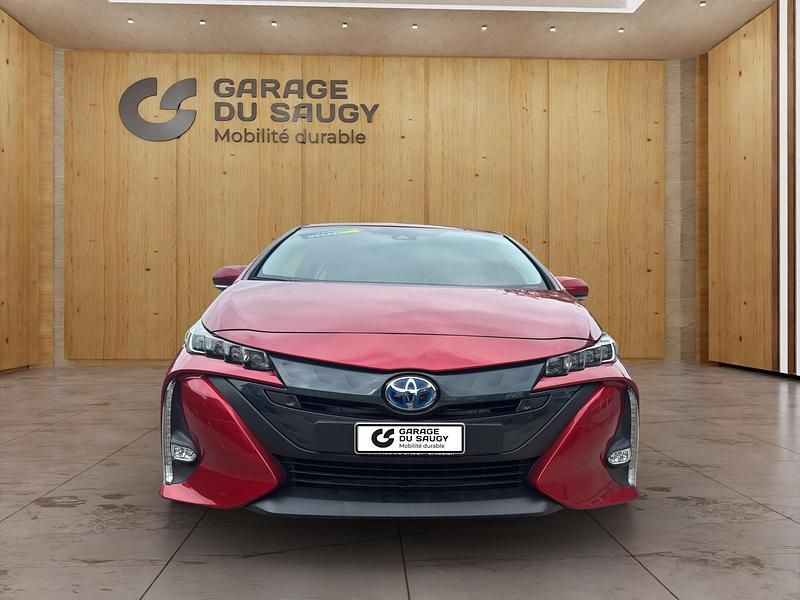 Gebraucht Toyota Prius Premium 122 PS (89 kW) 2017 Rot Kleinwagen