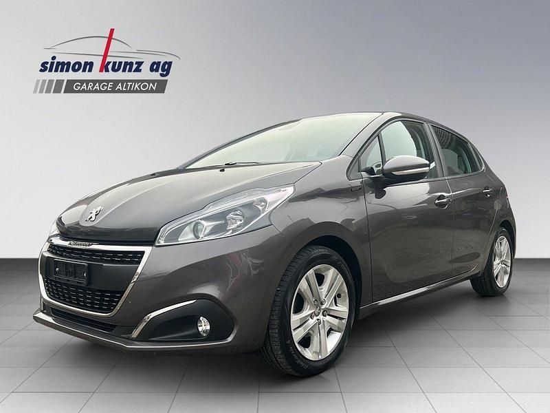 Gebraucht Peugeot 208 Signature Sky 110 PS (80 kW) 2018 Kleinwagen