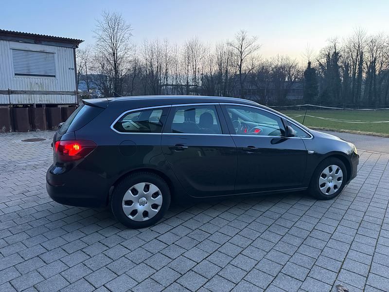 Gebraucht Opel Astra Sport 180 PS (132 kW) 2012