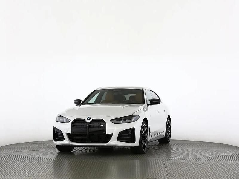 Weiss Neu 2025 BMW M4 M Sport Coupé | CHF 92’150 - Bild 1/4