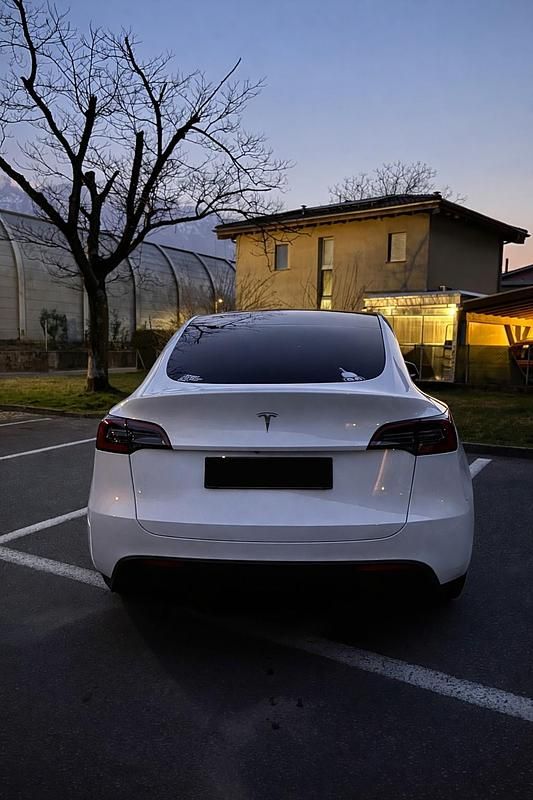 Gebraucht Tesla Model Y RWD 255 kW (347 PS) 2023 SUV