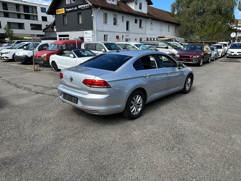 Gebraucht VW Passat Comfortline 150 PS (110 kW) 2016