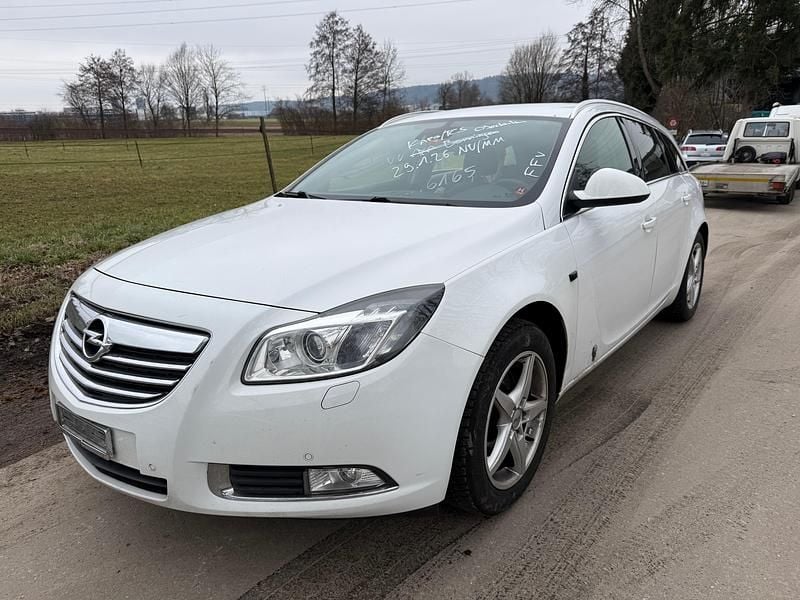 Gebraucht Opel Insignia Edition 160 PS (117 kW) 2011 Kombi