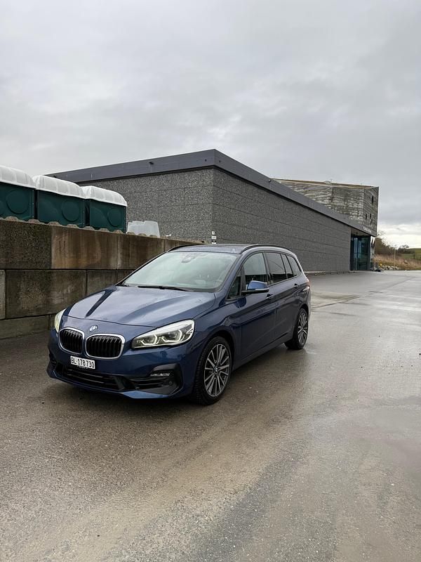 Gebraucht BMW 220 Gran Tourer Sport Line 178 PS (130 kW) 2021 Van / Kleinbus