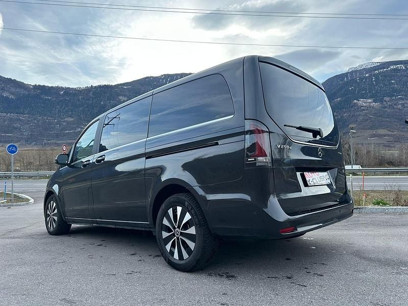Gebraucht Mercedes V250 Avantgarde 190 PS (139 kW) 2024 Van / Kleinbus