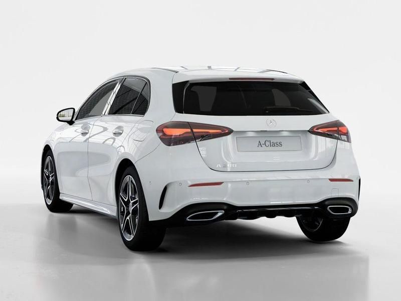Neu Mercedes A200 AMG line 177 PS (130 kW) 2026 Weiss Limousine