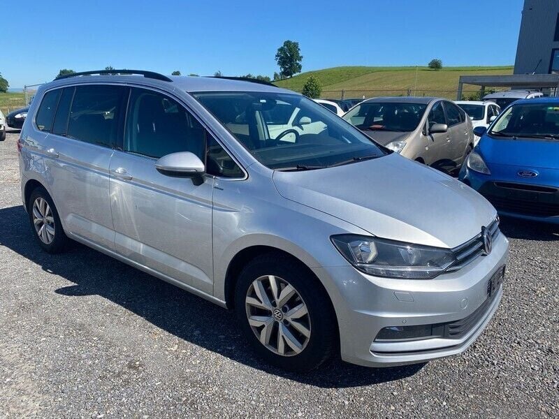 Gebraucht 2017 VW Touran Comfortline Van / Kleinbus | CHF 7’000 - Bild 1/4