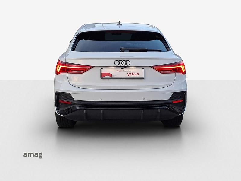 Gebraucht Audi Q3 Sportback Attraction 150 PS (110 kW) 2022 Gletscherweiss metallic SUV