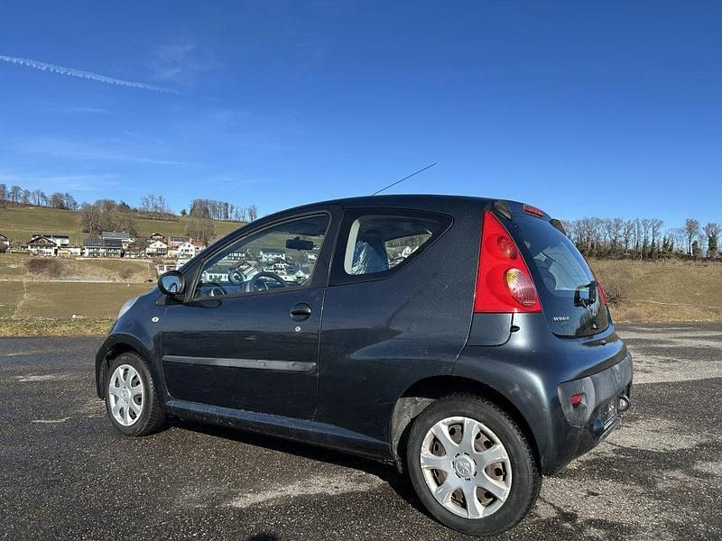 Gebraucht Peugeot 107 68 PS (50 kW) 2010 Kleinwagen