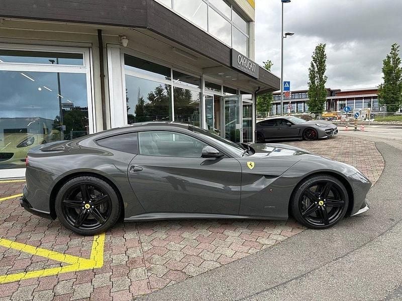 Gebraucht Ferrari F12 736 PS (541 kW) 2013 Coupé
