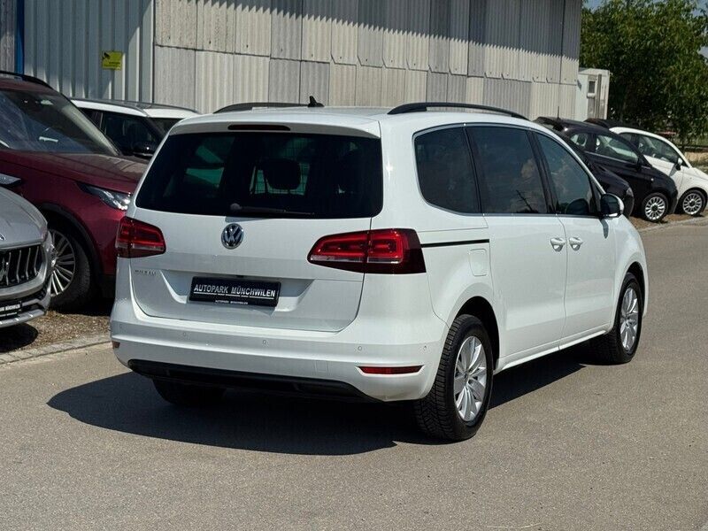 Gebraucht VW Sharan Comfortline 150 PS (110 kW) 2019 Van / Kleinbus