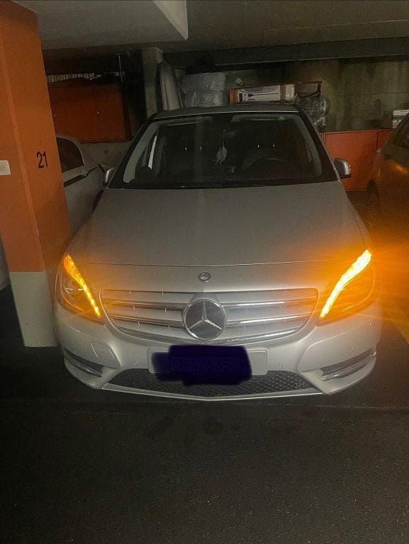 Gebraucht Mercedes B180 122 PS (89 kW) 2014 Van / Kleinbus