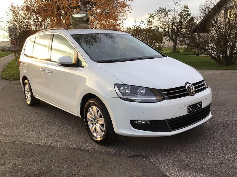 Gebraucht VW Sharan Comfortline 150 PS (110 kW) 2021 Van / Kleinbus