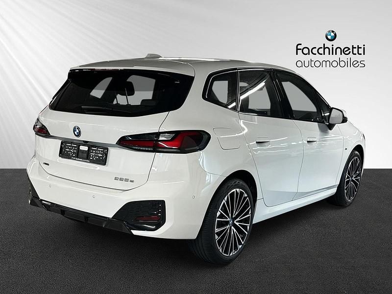 Gebraucht BMW 225 Active Tourer M Sport 245 PS (180 kW) 2024 Weiss Van / Kleinbus