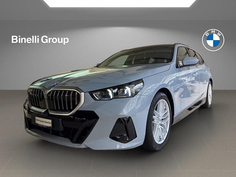Gebraucht BMW 530e M Sport 299 PS (219 kW) 2025 Grau Kombi