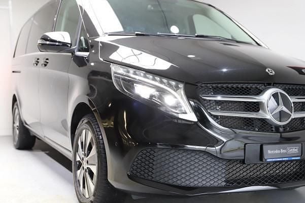 Gebraucht Mercedes V250 Avantgarde 190 PS (139 kW) 2024 Schwarz Van / Kleinbus